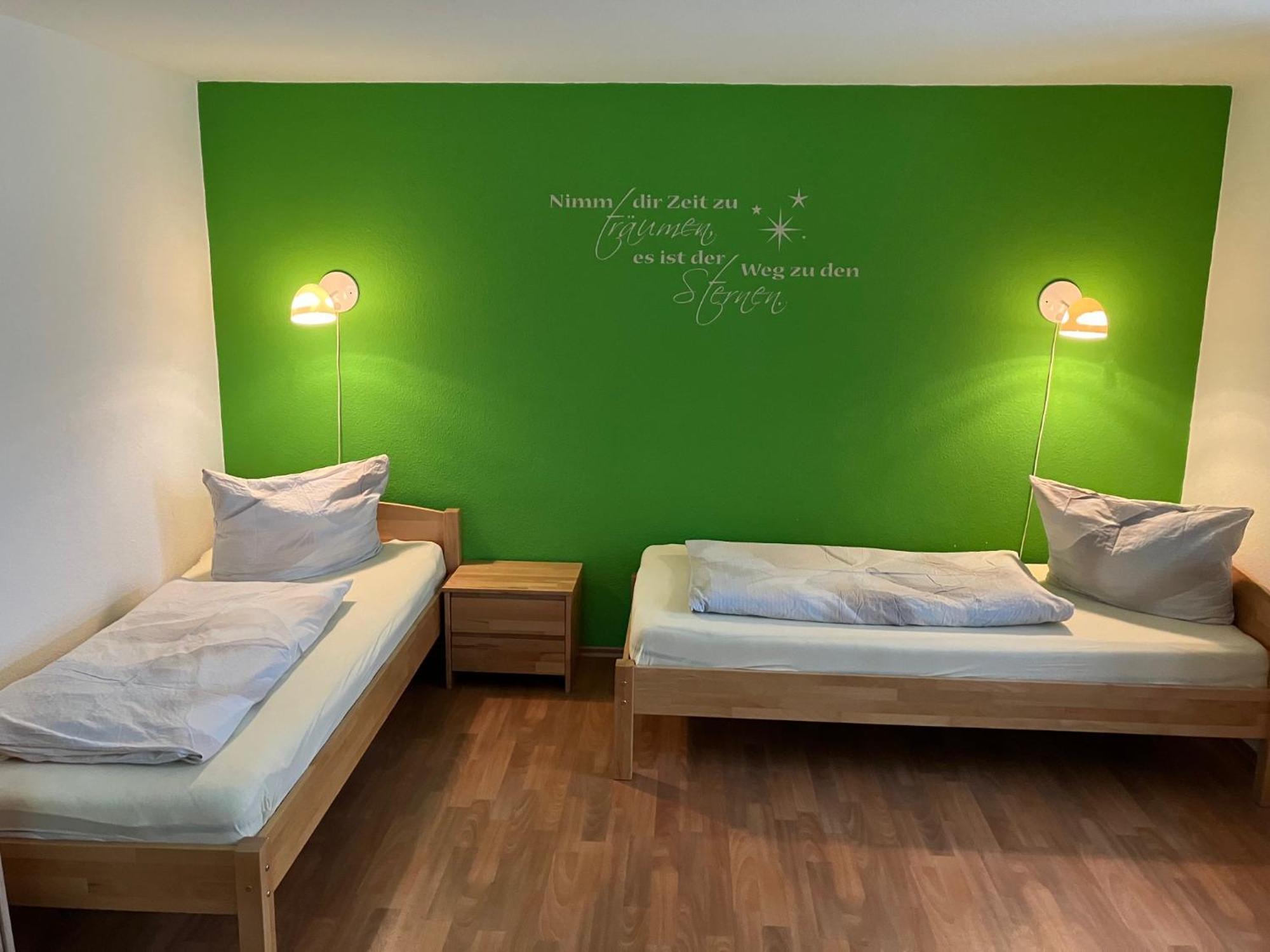 Ferienwohnung Morgensonne Am Kurpark Bad Berka - Parkplatz - Spielplatz - Wlan - 2 Schlafzimmer Extérieur photo