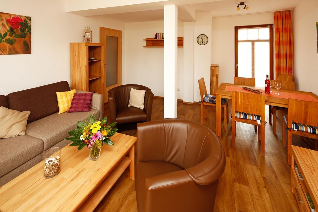 Ferienwohnung Morgensonne Am Kurpark Bad Berka - Parkplatz - Spielplatz - Wlan - 2 Schlafzimmer Chambre photo